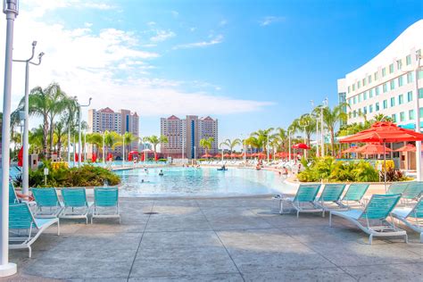 quality inn & suites universal studios area pool houers